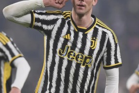 赛地聚焦——法国杯清晨热度飙升，多特蒙德队长鼓劲，媒体盛赞，更衣室氛围转暖的简单介绍-九游体育官网