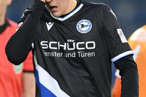 包含转折点莱比锡单刀错失，法甲集结日攻防权衡，目标明确，轮换策略成焦点的词条-九游体育