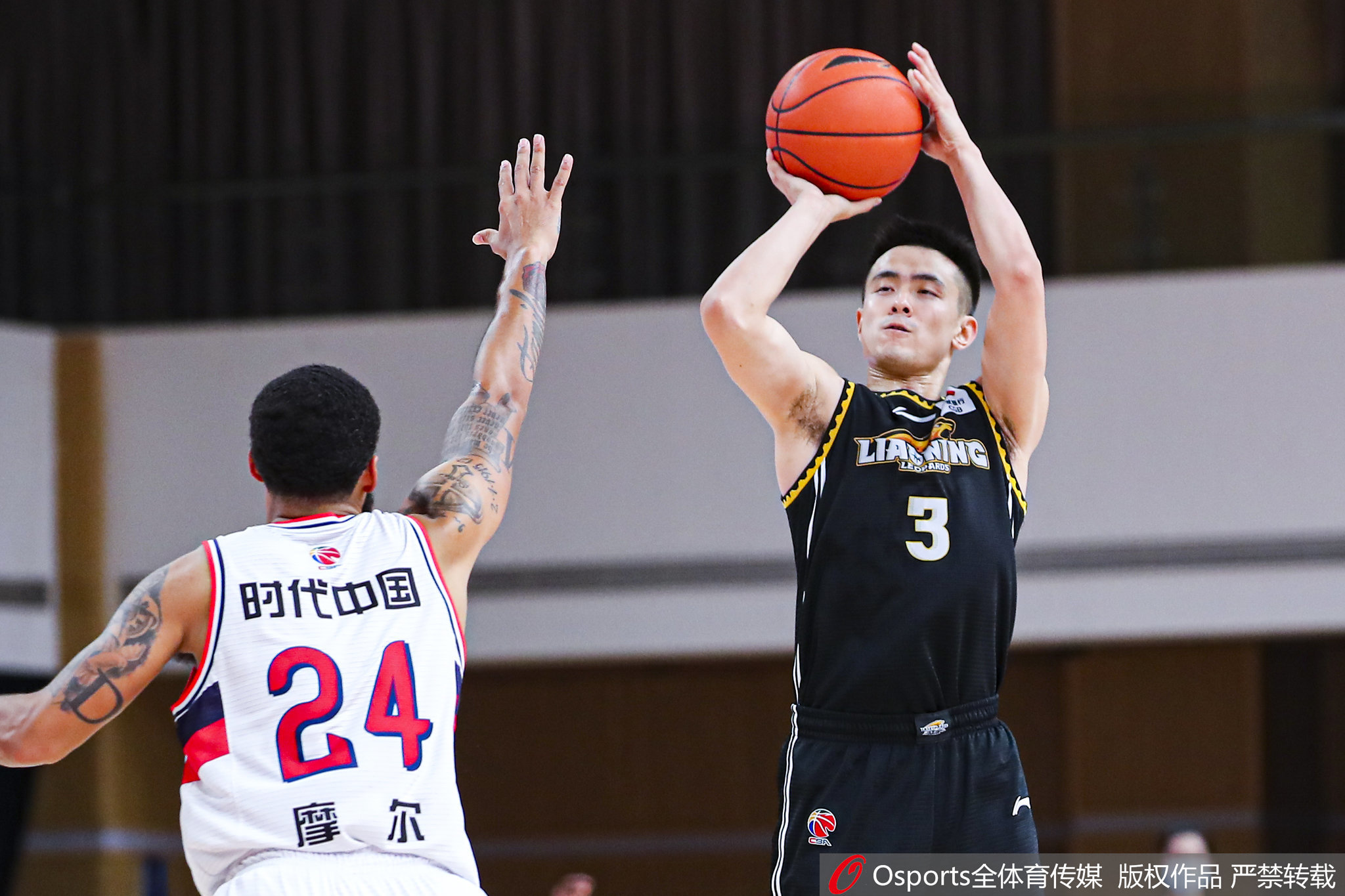 里程碑夜！金州勇士防线松动；社区盾清晨刷纪录；质疑声仍在；轮换策略成焦点的简单介绍